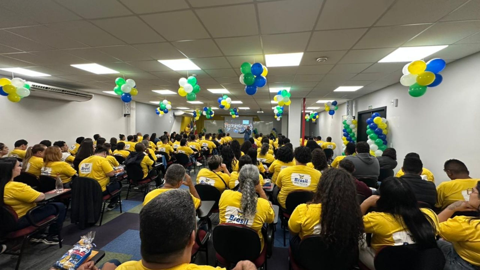 Equipe do Brasil Atacadista em evento de integração com a KLA Floripa