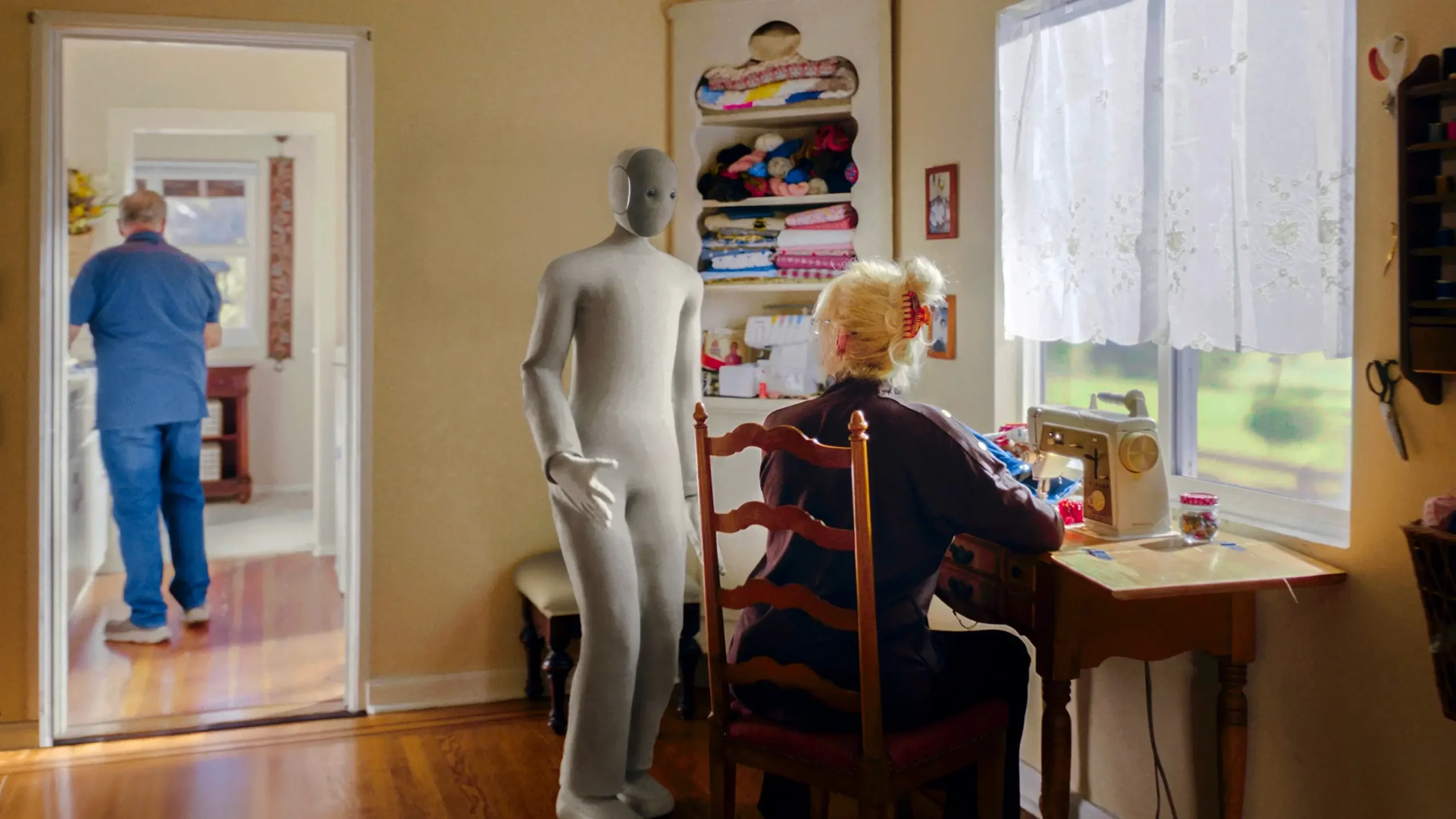 Foto de corpo inteiro do Neo Robot em tamanho real